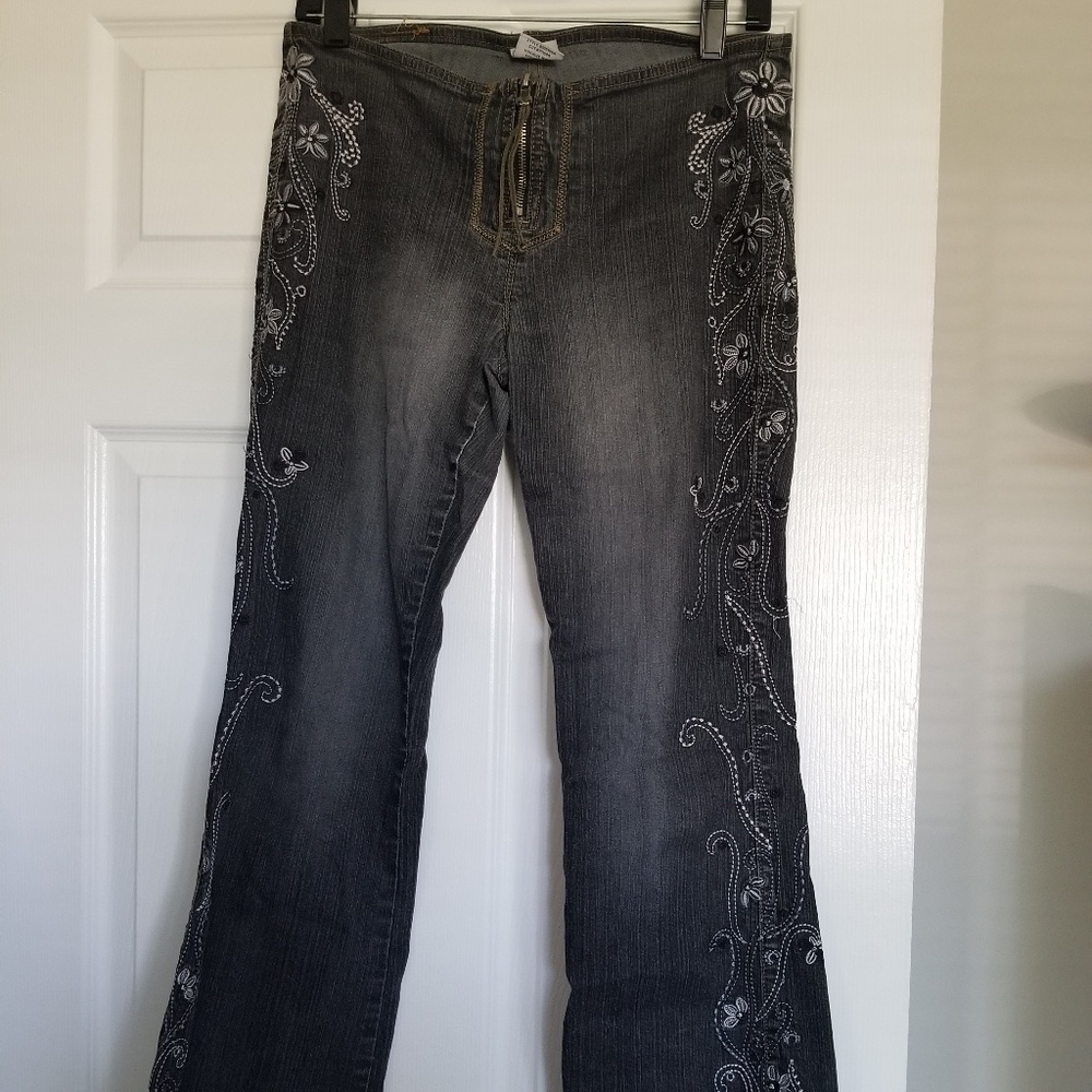 Z. Cavarrici Embroidered Black Jeans